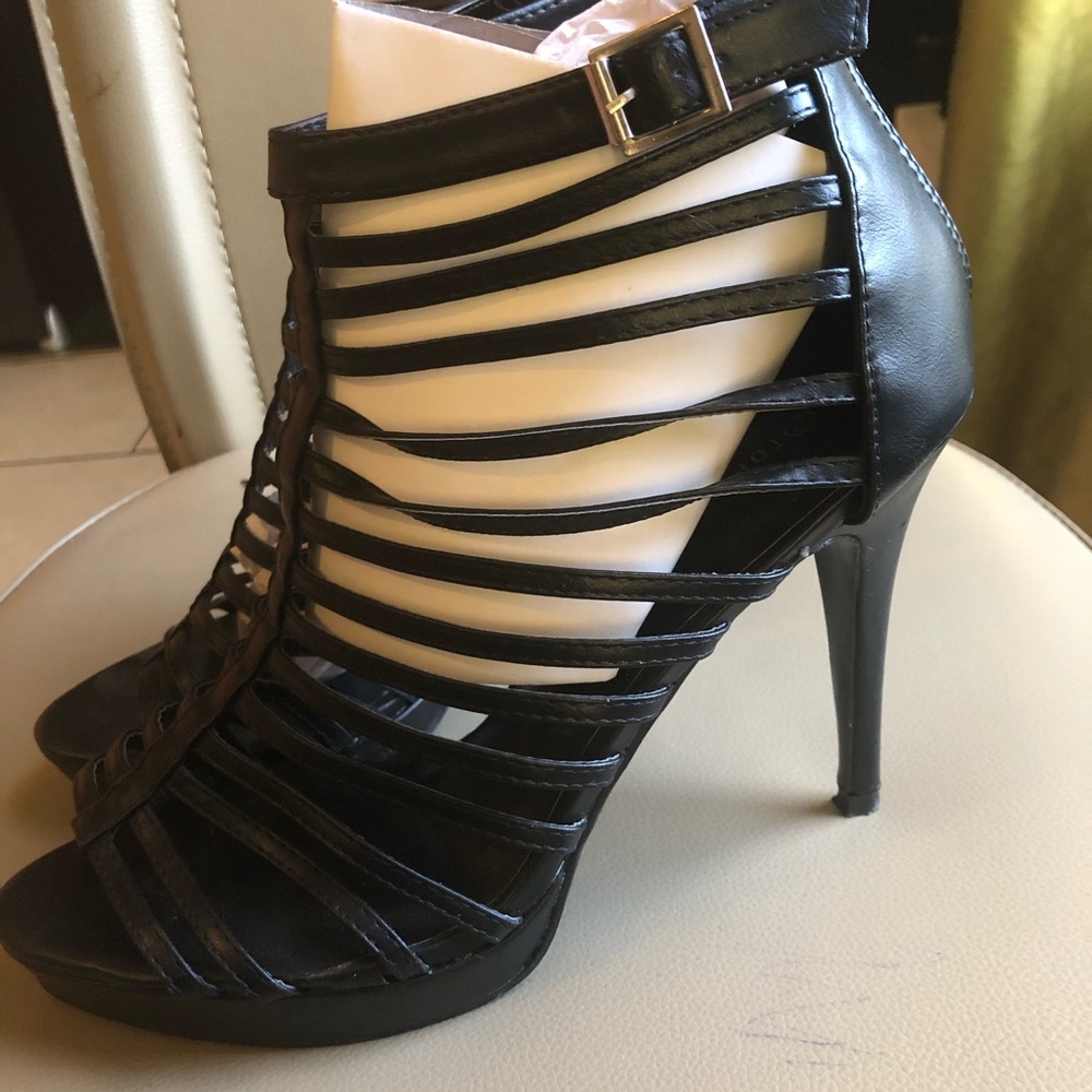 Top Moda sandals size 10,high heel color black